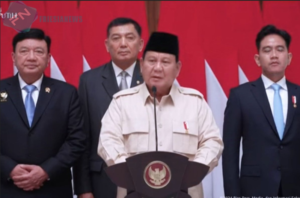 Prabowo Temui Anwar Ibrahim Usai Kunjungan ke Kairo