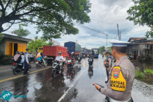 Kendaraan di Jalur Pantura Dialihkan ke Tol Pasuruan-Probolinggo